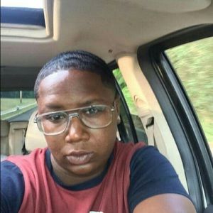 Meet your Posher, Tee